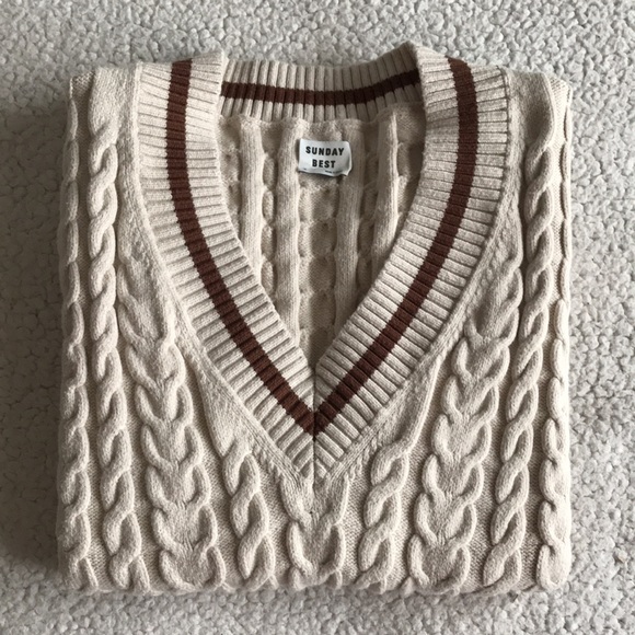 Aritzia Sunday Best Winston sweater vest M - Picture 14 of 16